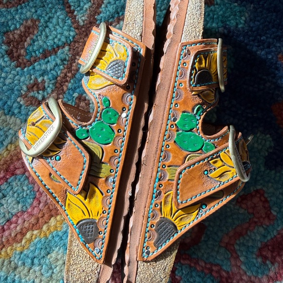 Birkenstock Arizona Big Buckle CUSTOM one of a kind! 40/9 Worn once- Stunning! - Picture 3 of 5